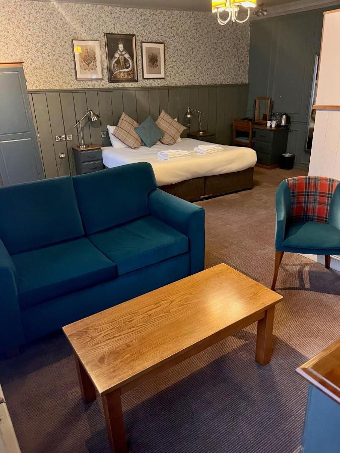 סלאו The Ostrich Inn Colnbrook London Heathrow מראה חיצוני תמונה