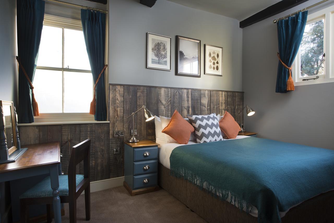 סלאו The Ostrich Inn Colnbrook London Heathrow מראה חיצוני תמונה